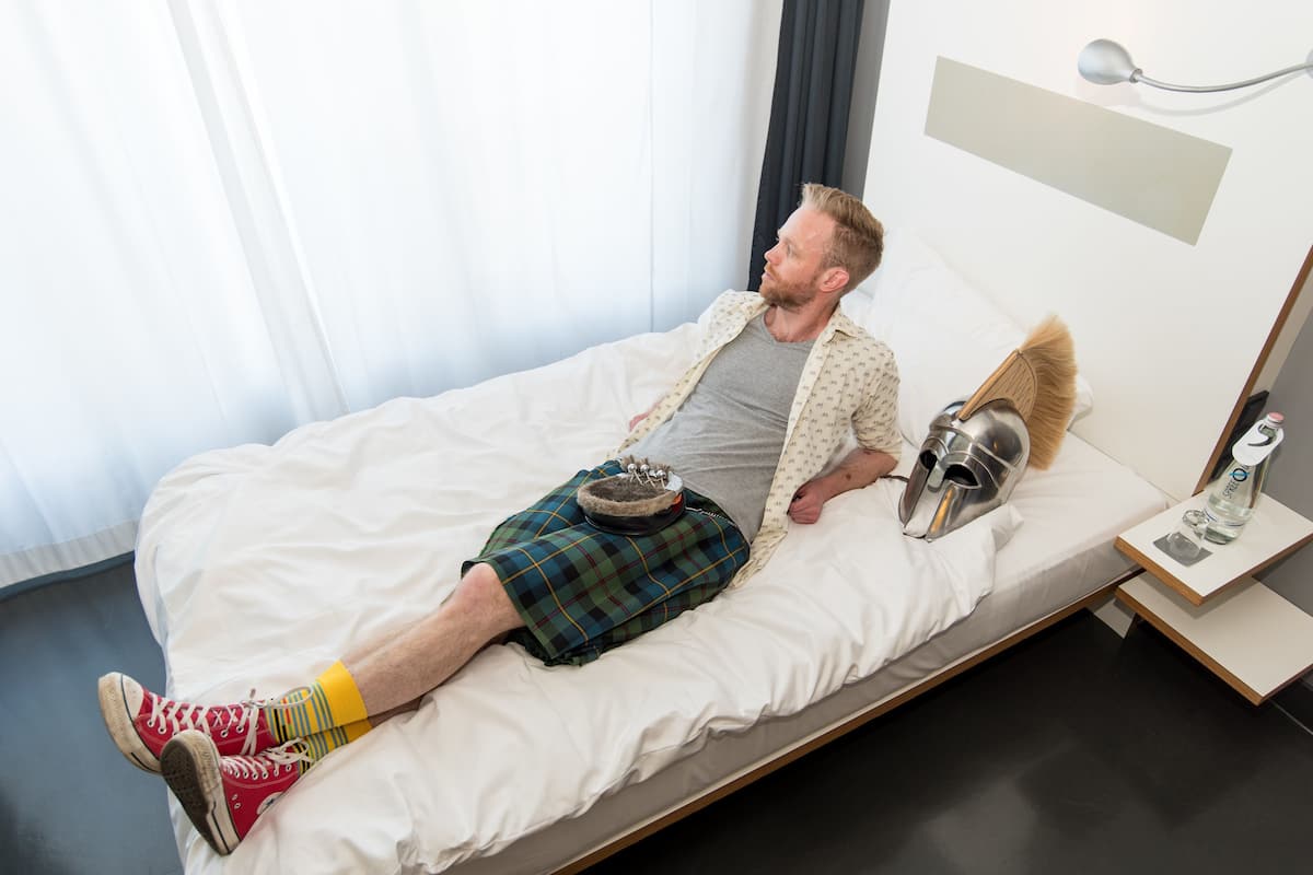 Comfort eenpersoonskamer | Hypoallergeen beddengoed, een kluis op de kamer, een bureau