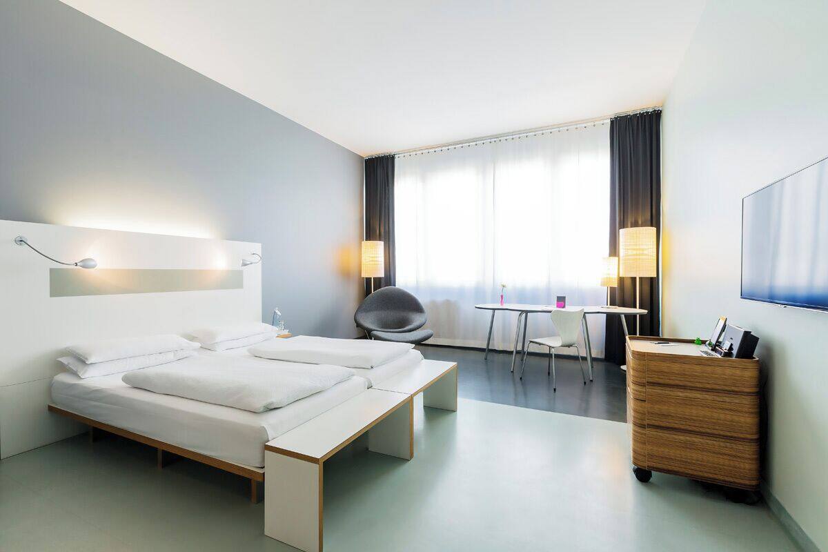 Hypo-allergenic bedding, in-room safe, desk, soundproofing