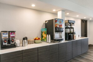 Free daily buffet breakfast  - Quality Inn Marquette (Marquette)