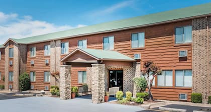 Super 8 by Wyndham Lebanon