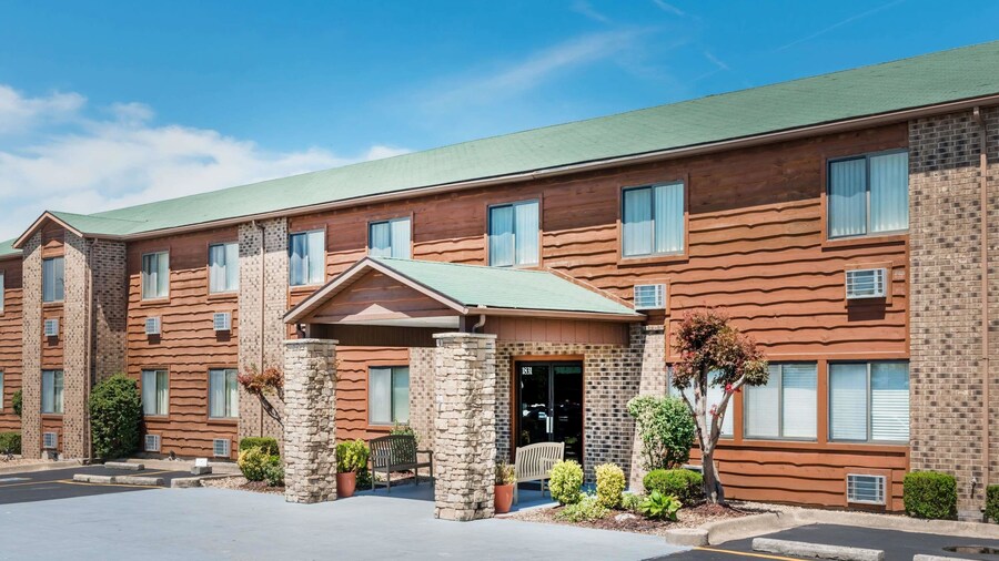 Super 8 by Wyndham Lebanon