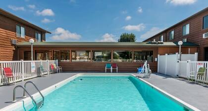 Super 8 by Wyndham Lebanon