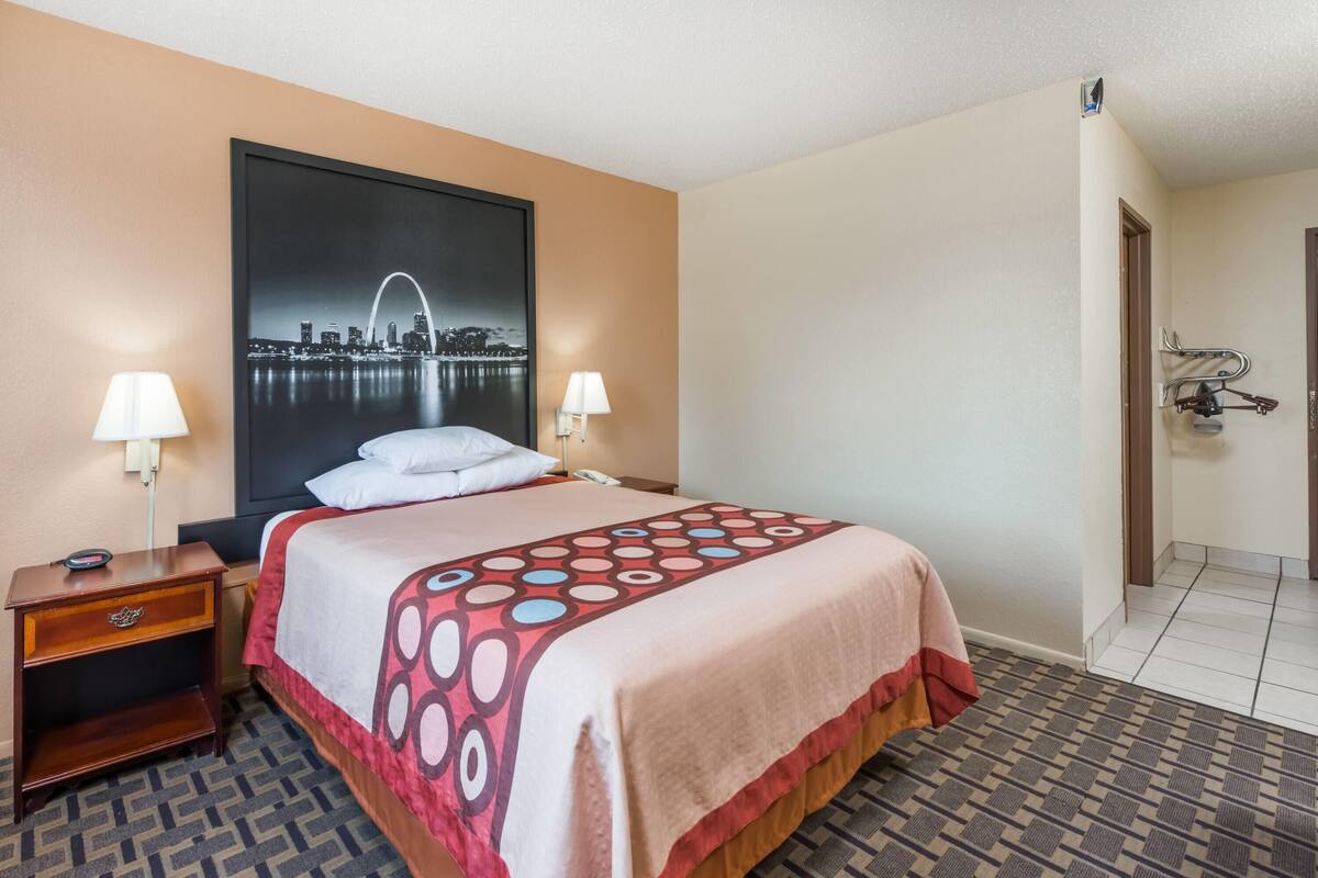 Desk, iron/ironing board, free WiFi, bed sheets