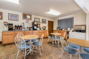 Free daily continental breakfast 