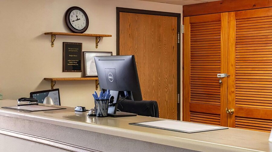 Magnuson Hotel Ironwood