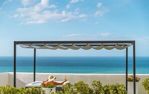 Double Room (Jacuzzi Garden Room) | In-room safe, desk, free WiFi, bed sheets