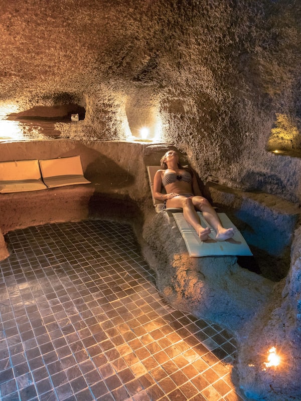 Sauna, hot tub, steam room, Turkish bath/hammam, body treatments