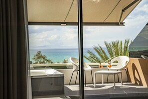 Habitación doble (Jacuzzi Deluxe) | Caja de seguridad en la habitación, escritorio y wifi gratis 