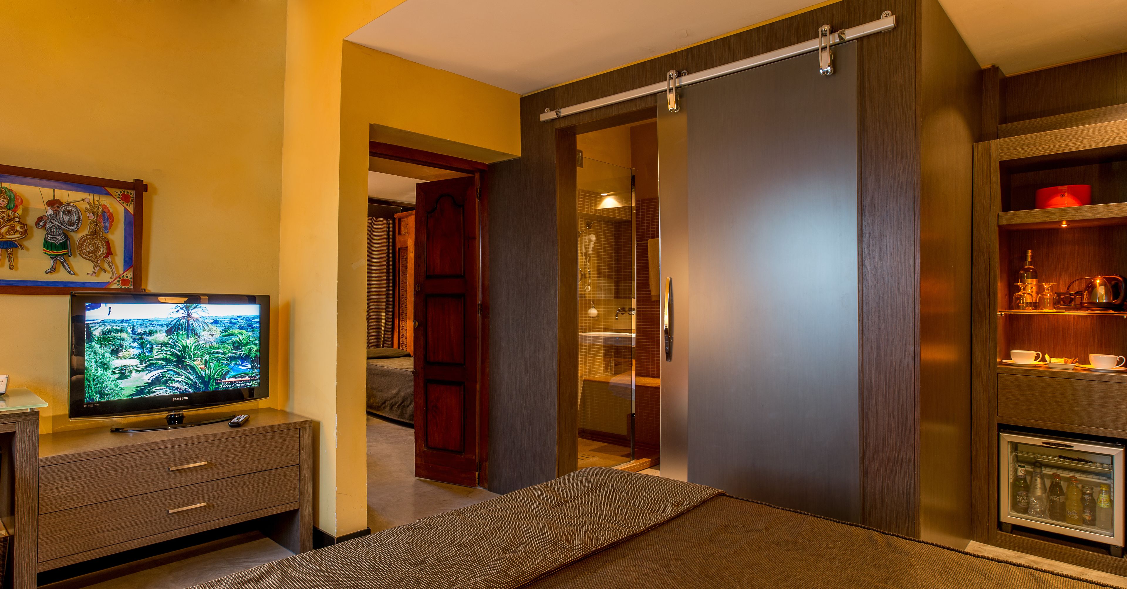 Deluxe Triple Room, Multiple Beds (Large) | Minibar, in-room safe, desk, free WiFi