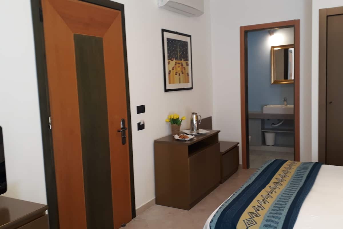 Minibar, in-room safe, desk, blackout drapes