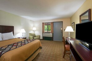 Room, 1 Queen Bed, Microwave | Desk, blackout drapes, iron/ironing board, free cribs/infant beds - Super 8 by Wyndham White River Junction (White River Junction)