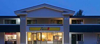 Super 8 by Wyndham White River Junction