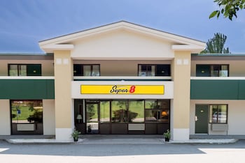 Super 8 by Wyndham White River Junction