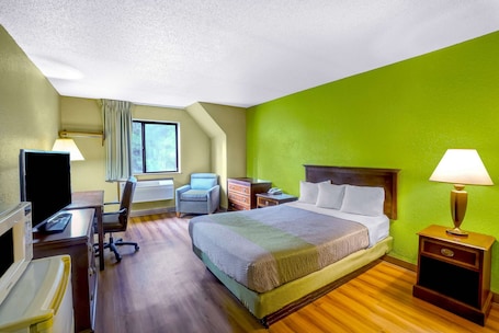 1 bedroom, desk, laptop workspace, free WiFi