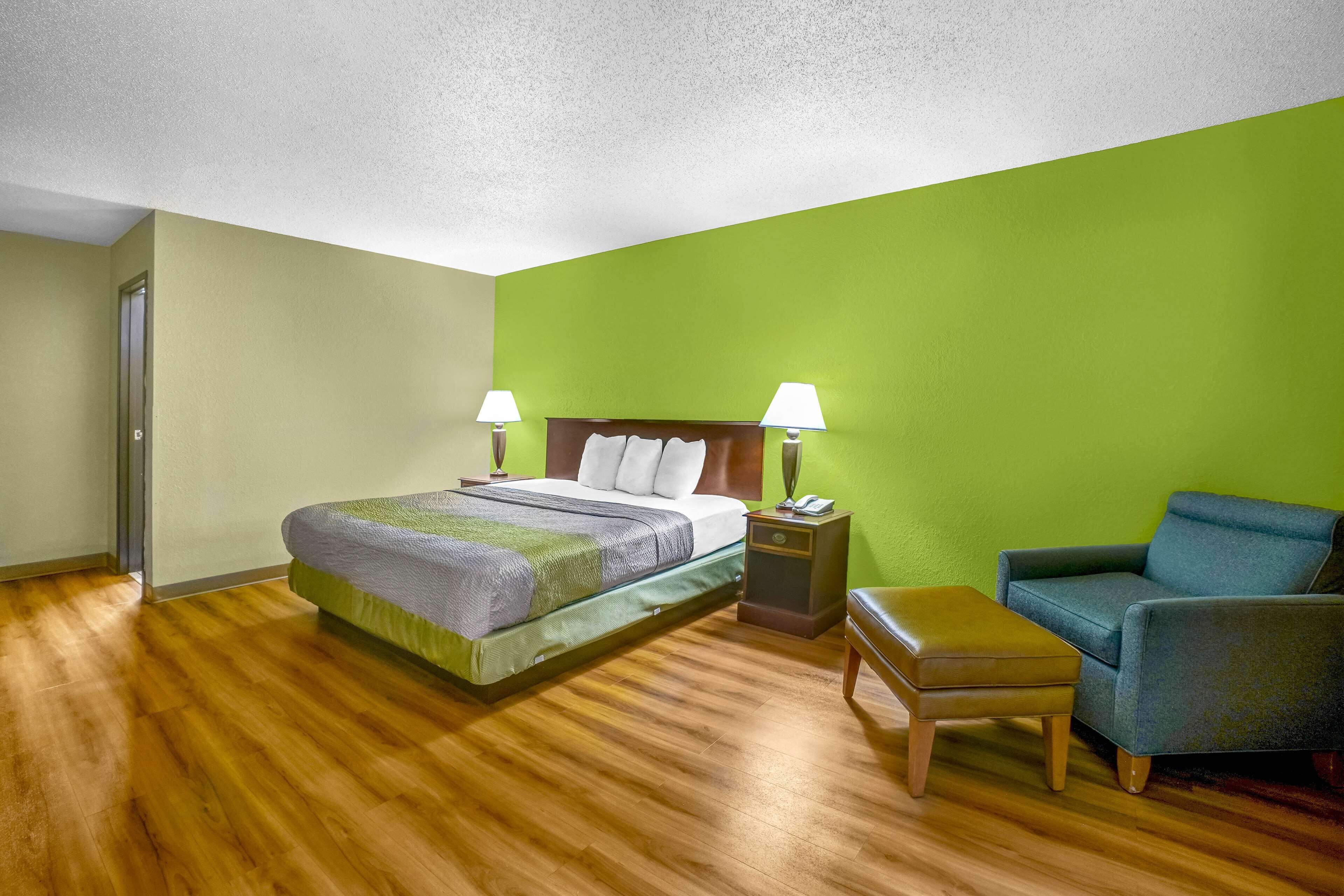 Desk, laptop workspace, free WiFi, bed sheets