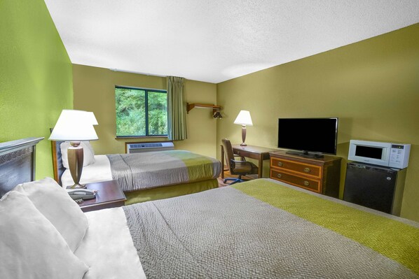 Escritorio, espacio para trabajar con laptop y wifi gratis