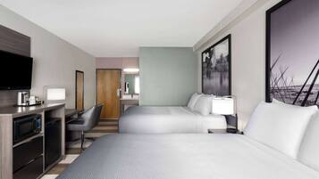 Zimmer, 2 Queen-Betten, Küche