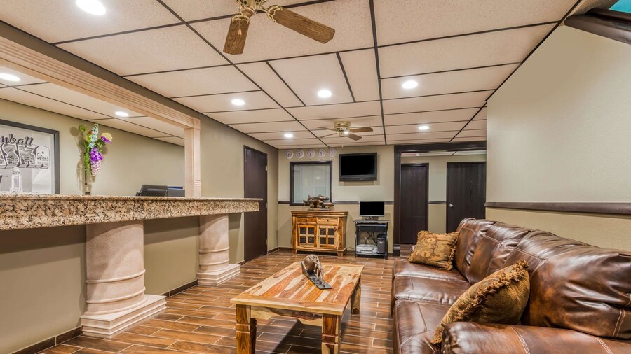 Super 8 by Wyndham Kimball