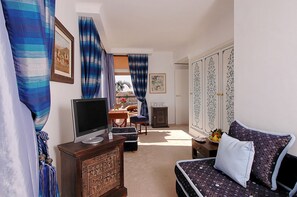 Suite | Living room | LED TV