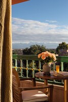 Minibar, safe på rommet, skrivebord og strykejern/-brett