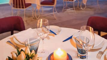 4 restaurants, lunch, dinner served; French cuisine