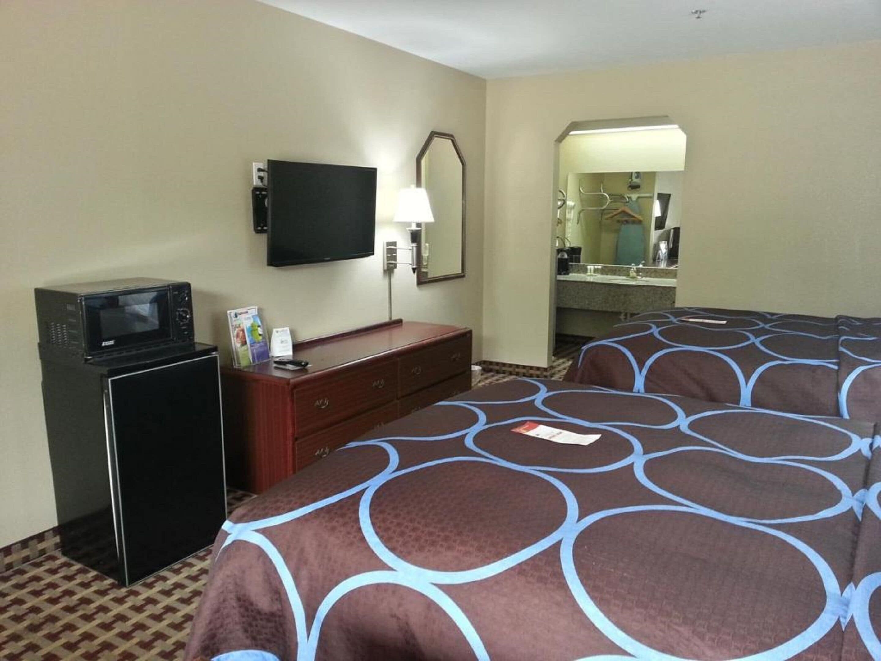 Premium bedding, down duvets, pillow-top beds, desk