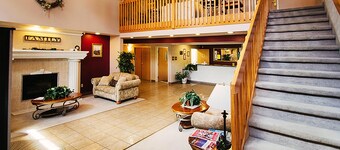 Urbana Inn & Suites