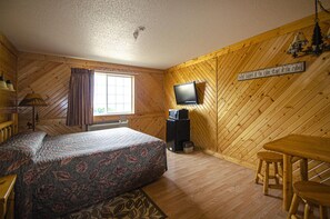 Northwoods Suite | 1 bedroom, premium bedding, iron/ironing board, free WiFi