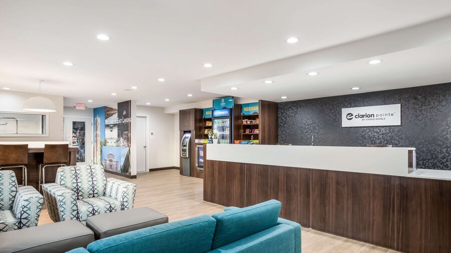 Clarion Pointe East Lansing University Area