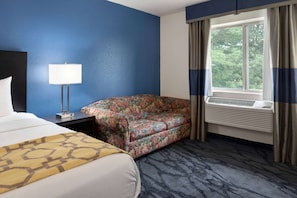 Studio Suite, 1 King Bed, Non Smoking