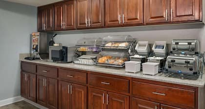 Baymont Inn & Suites by Wyndham Swanton/Toledo Airport