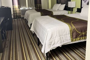 Phòng, 2 giường cỡ queen, không hút thuốc | Bộ đồ giường cao cấp, bàn, khu vực làm việc phù hợp cho laptop 