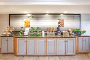 Desayuno autoservicio gratuito y diario