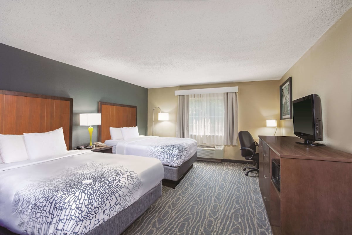 Pillow-top beds, desk, iron/ironing board, free WiFi