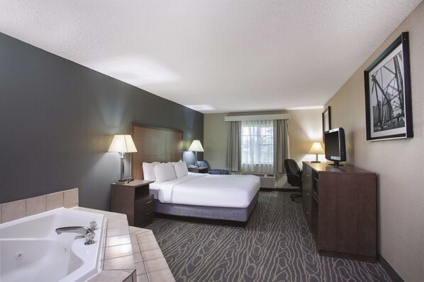 Deluxe Studio Suite, 1 King Bed, Non Smoking