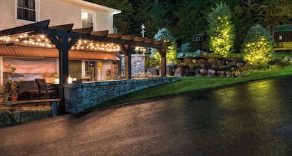Super 8 by Wyndham Lake George/Downtown