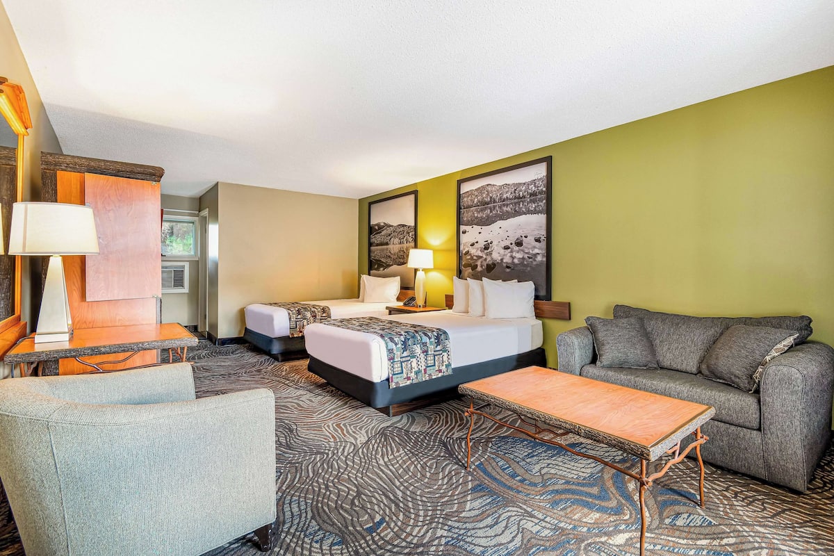 In-room safe, desk, iron/ironing board, free cots/infant beds