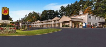 Super 8 by Wyndham Lake George/Downtown