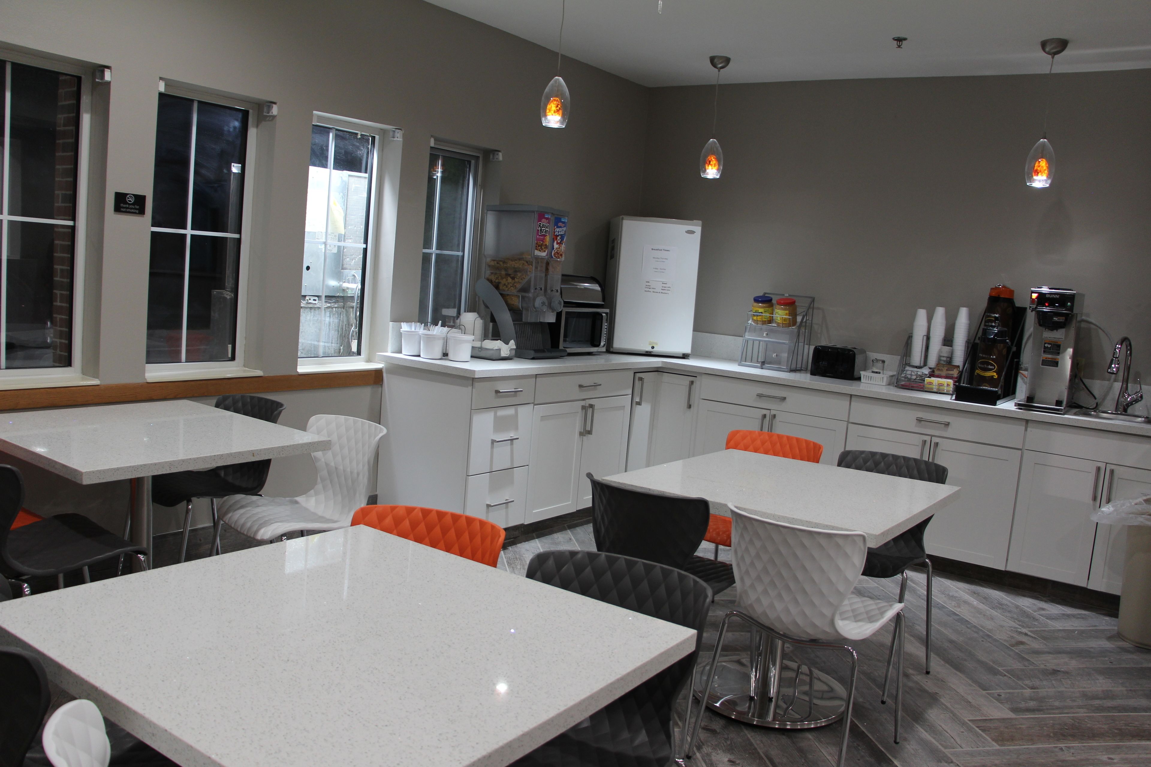 Free daily continental breakfast 