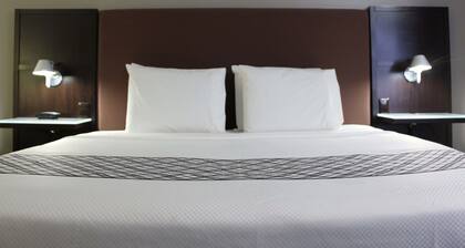 Westbridge Inn & Suites Carrollton