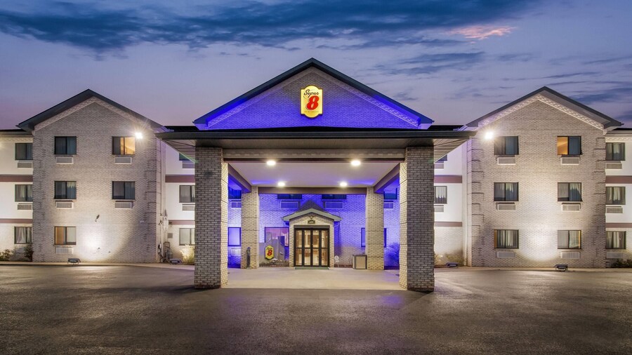 Super 8 by Wyndham Uniontown PA