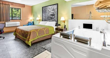 Super 8 by Wyndham Uniontown PA