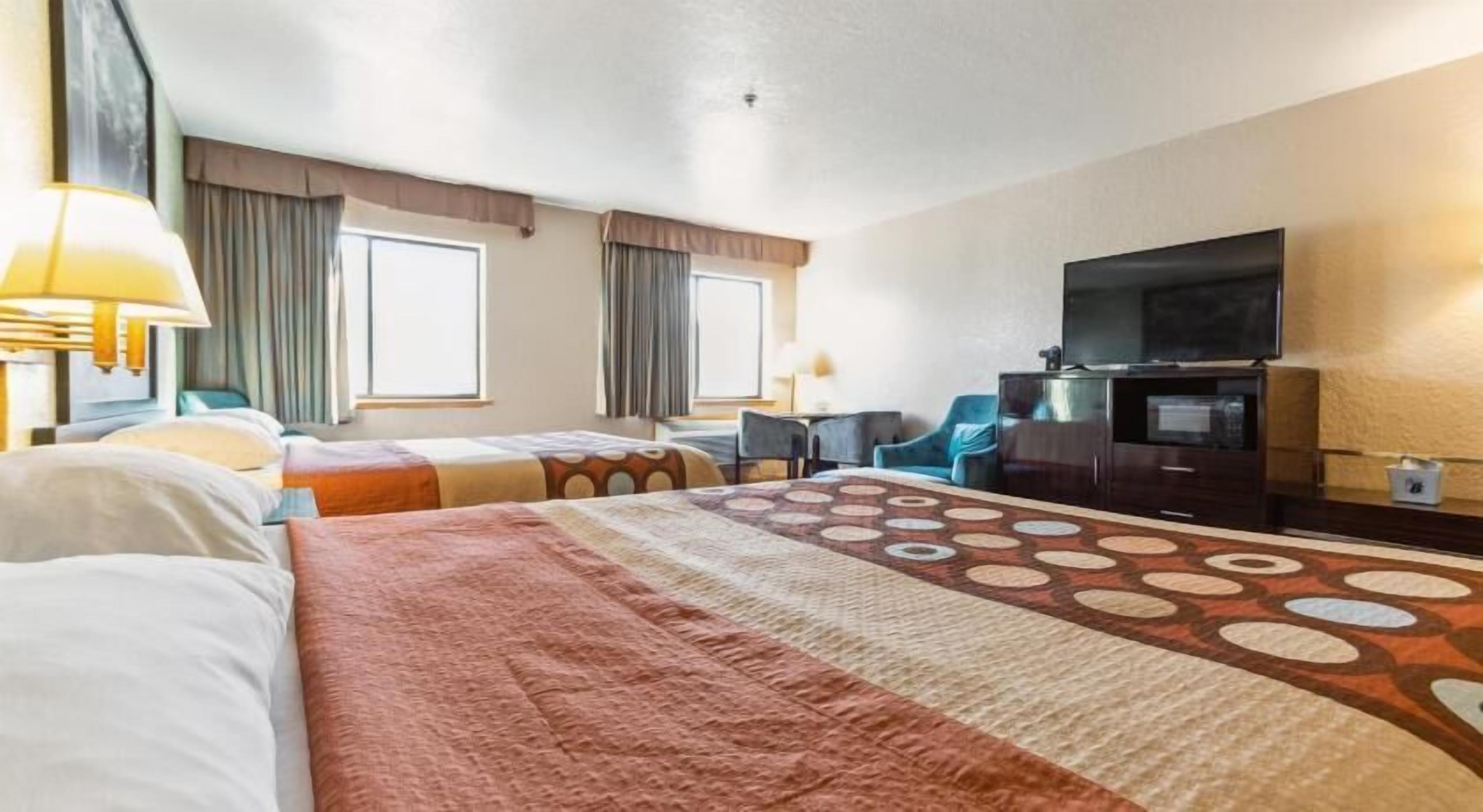 Desk, iron/ironing board, rollaway beds, free WiFi