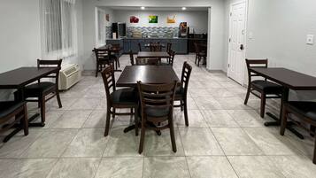 Gratis kontinental frukost varje dag