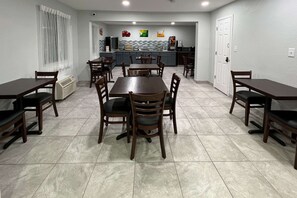 Free daily continental breakfast 