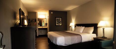 Escritorio, cortinas blackout, wifi gratis y ropa de cama