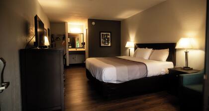 Quality Inn & Suites Columbus West