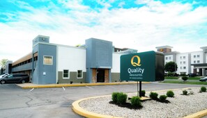 Front of property - Quality Inn & Suites Columbus West (Columbus)
