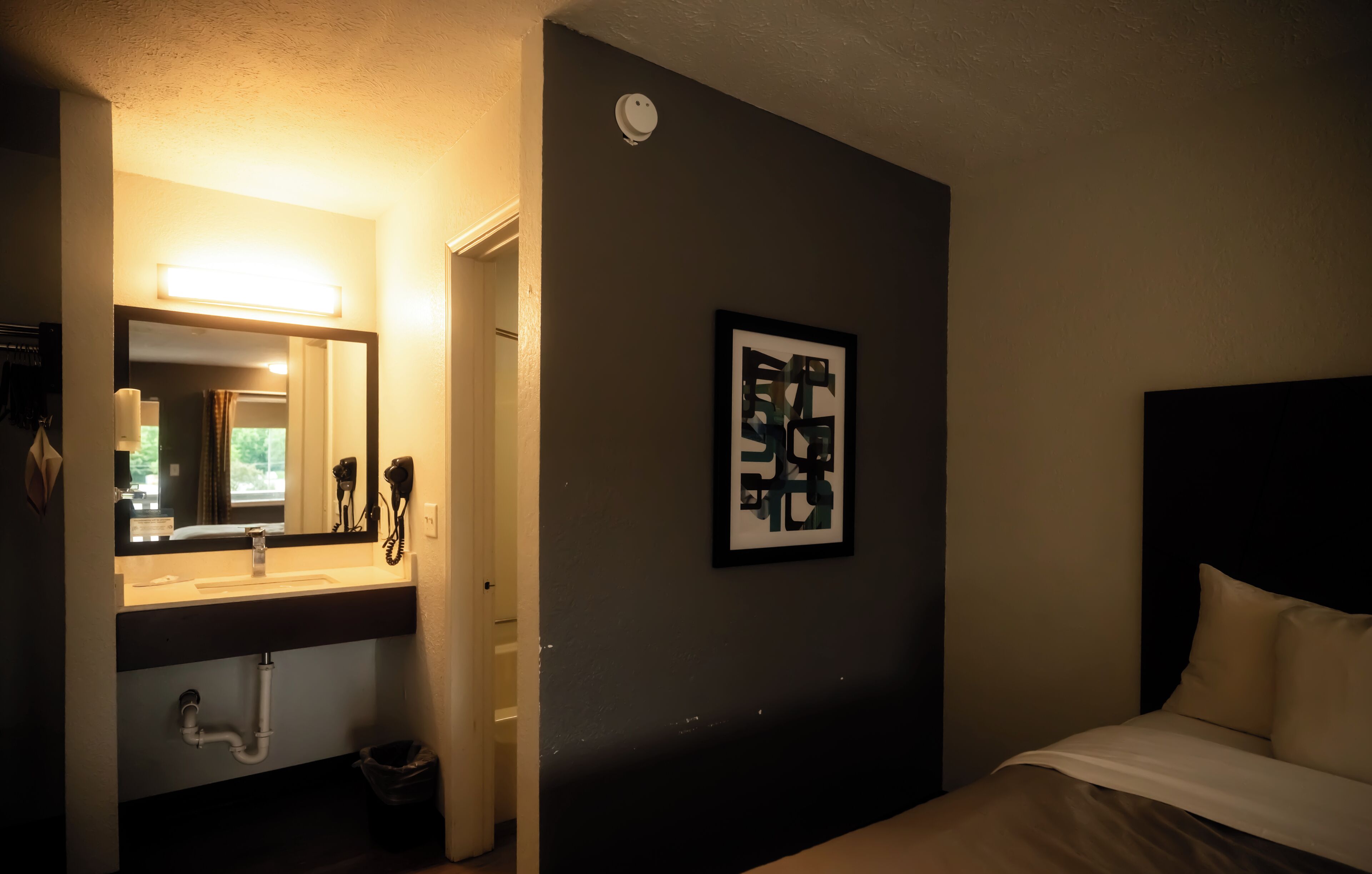 Standaard kamer, 2 tweepersoonsbedden, niet-roken | Een bureau, verduisterende gordijnen, gratis wifi, beddengoed