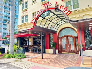 Front of property - Ponce De Leon Hotel (St. Petersburg)